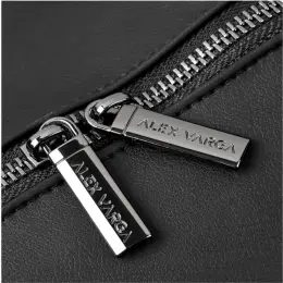Alex Varga Rutherford Weekend Bag Close Up Zips